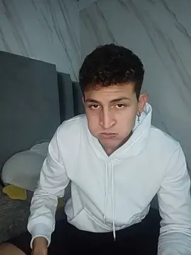 Chat XXX ao vivo de Axel_Romanov