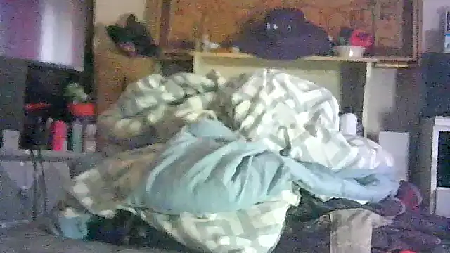CR3M3_FIR3 élő XXX-chatje