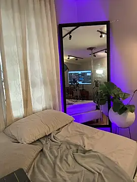 Luxa_Velvet Adlı Modelin Canlı XXX Sohbeti