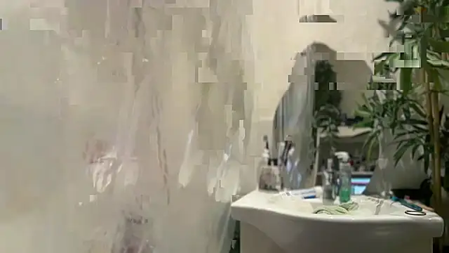 دردشة DisguisedTemptationXoxx الجنسية المباشرة