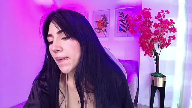Rainy_doll Adlı Modelin Canlı XXX Sohbeti