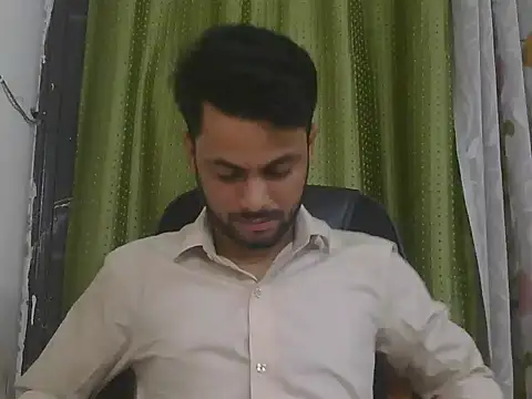 Stubborndesiboy লাইভ XXX চ্যাট