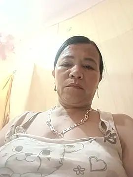 Chat XXX ao vivo de Chilly-wet