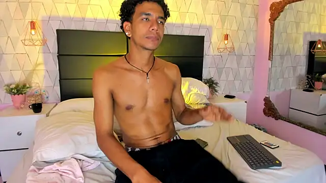 MarckThompsonn live XXX chat