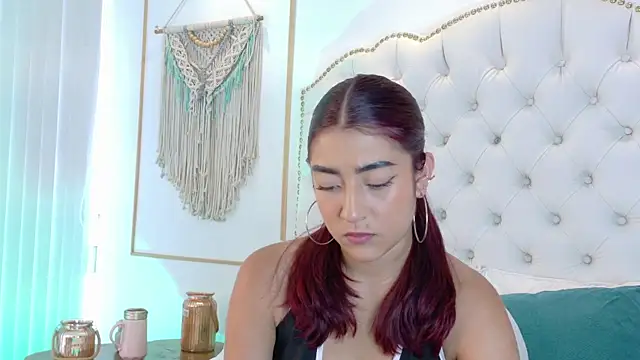 Chat +18 de Sara_funy ao vivo