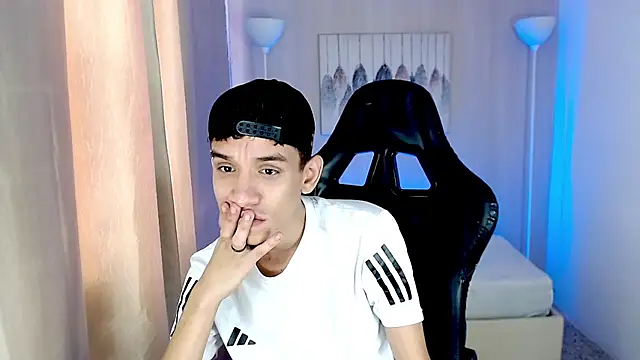 Živý XXX chat YorYo_hot