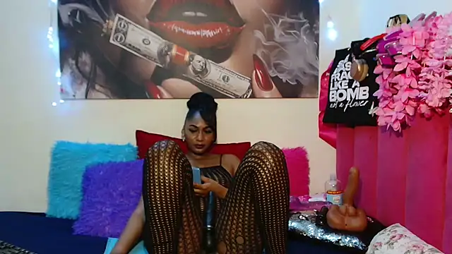 Moreish-06's Live XXX Chat