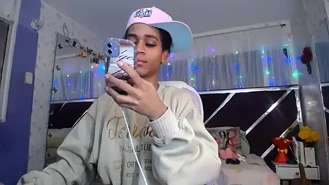 Show modela Santy_bigcock_01 na web-kameri