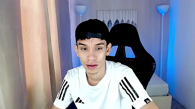 XXX chat uživo modela YorYo_hot
