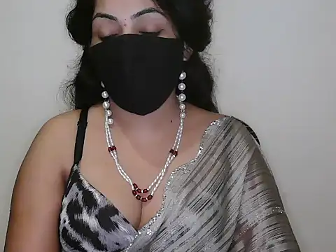 Reddy_Trisha élő XXX-chatje