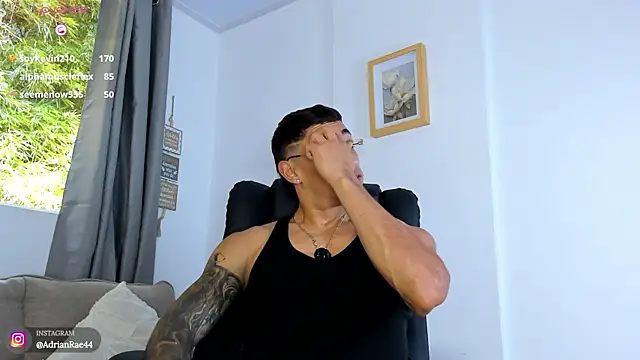 Mr_adrian Adlı Modelin Web Kamerası Şovu