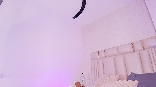 XXX chat uživo modela mia_velvett_