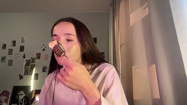 MerilynPlenty's Live XXX Chat