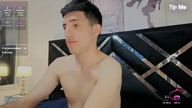 Un_SluttyyのライブXXXチャット