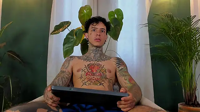 Czat XXX na żywo – Aron_ford
