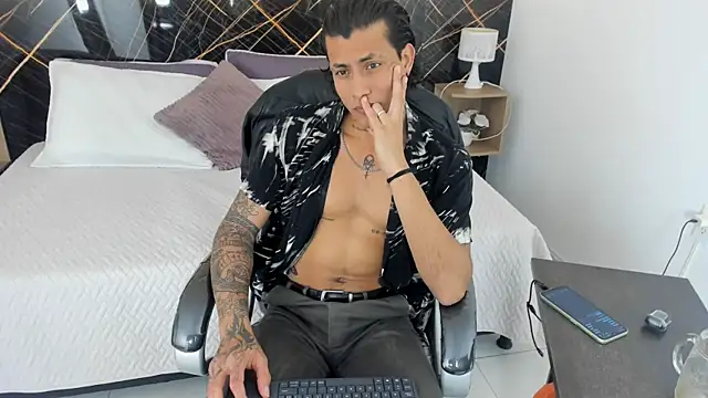 Chat XXX en directo de Damian_romanoff_