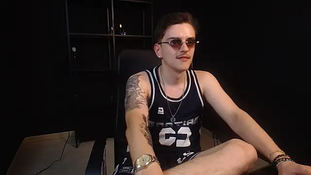 FelixStarkk: онлайн-секс-чат