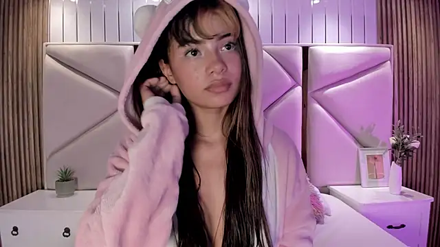 Chat +18 de chloe_larson ao vivo