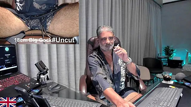 OnlineBossUK Chat XXX in diretta