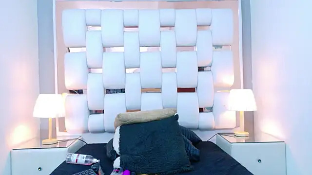MelodyRouse Adlı Modelin Canlı XXX Sohbeti