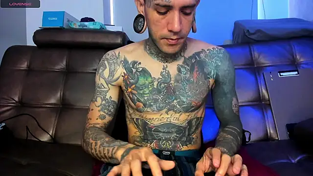 jhonny__ackerman XXX чат на живо