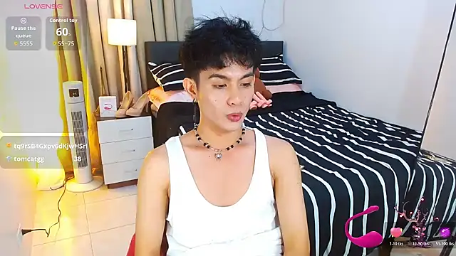 Živý XXX chat WildestTwink