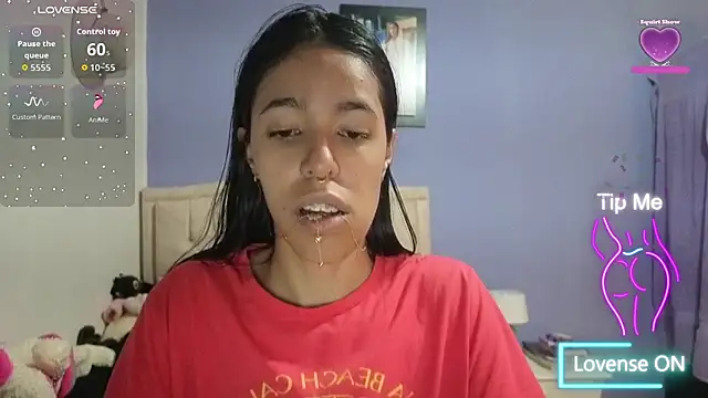stephania_t Adlı Modelin Canlı XXX Sohbeti