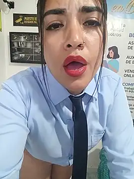 Show de MAYE__13 na webcam