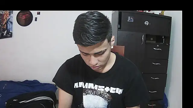 Fenix_hardcock 网络视讯表演