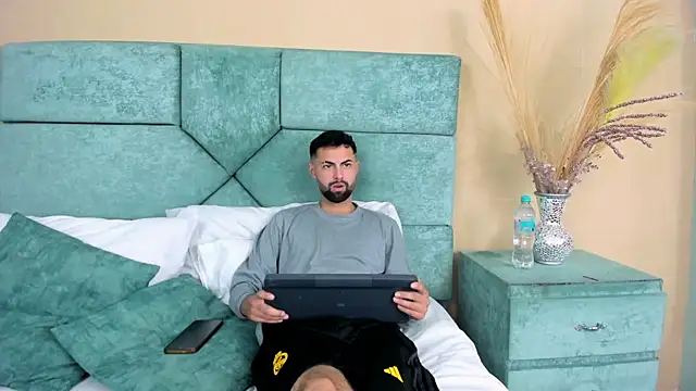 AndrewCrooss Live XXX Chat