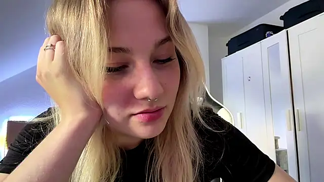 tutsiecutie's Live XXX Chat