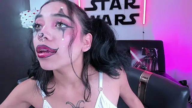 แชท XXX สดของ foxy_hannah