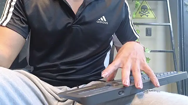 ThiagoFox Live XXX-Chat