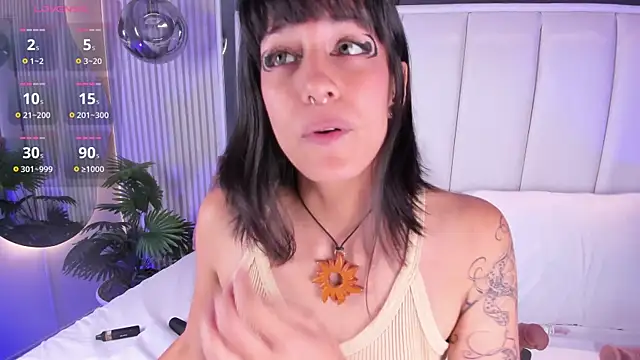 ViolettaColinss: онлайн-секс-чат