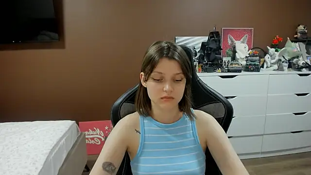 SoniNesti's Live XXX Chat