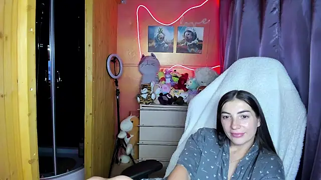 Chatroom XXX en direct de Fiery_Brunette_