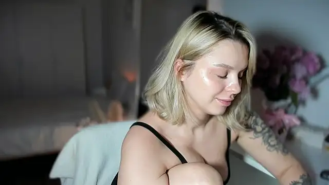 แชท XXX สดของ LilyFlamee
