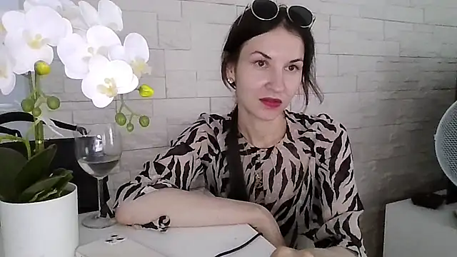 JuliaLovely – Naživo XXX chat