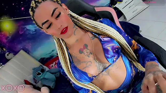 Chatroom XXX en direct de Nella_Dolls