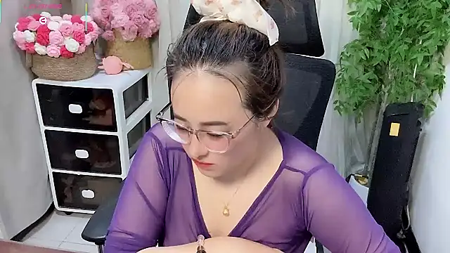 צ'אט XXX בשידור חי של NEWONETO