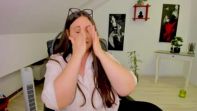 MistressDarrah's Live XXX Chat