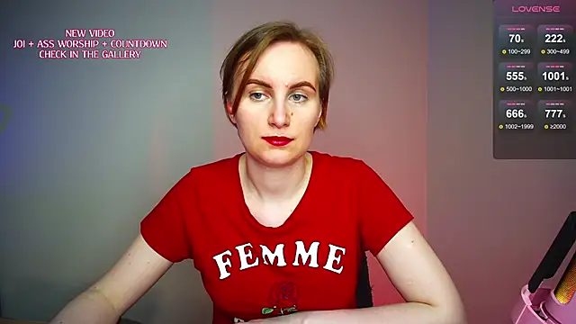 KinkyMissCherry Chat XXX in diretta