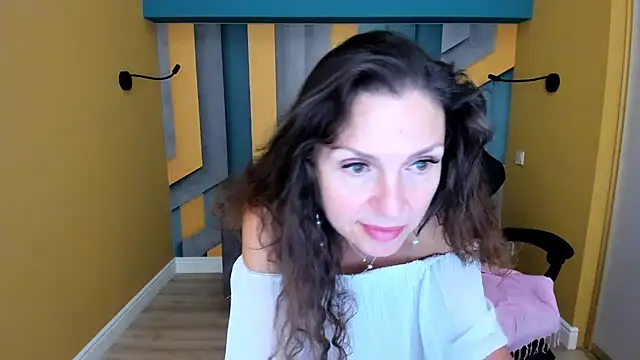 EllaLong's Live XXX Chat