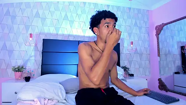 MarckThompsonn লাইভ XXX চ্যাট