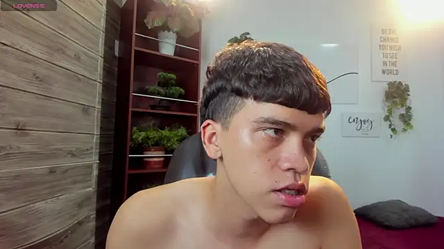 XXX chat uživo modela jac_cox