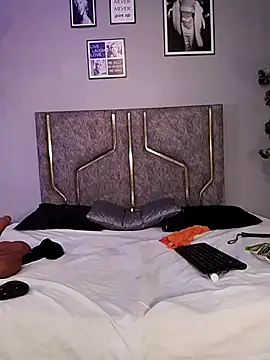 miaakittyy Adlı Modelin Canlı XXX Sohbeti