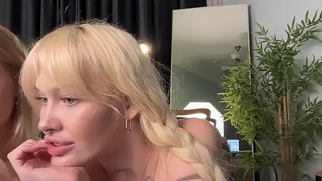 دردشة Golden_Aline الجنسية المباشرة
