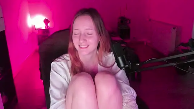 OddlyFamiliar – Live XXX-chat