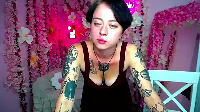 Adelin_R's Live XXX Chat
