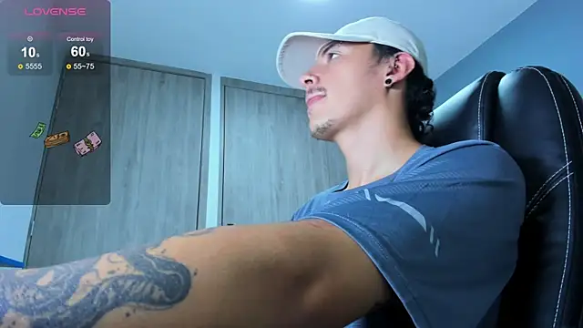 LOBO_ALPHA Webcam show